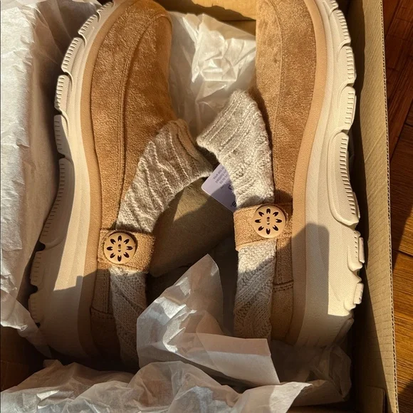 Skechers Tan Relaxed Fit Slip-Ons - Picture 2 of 3